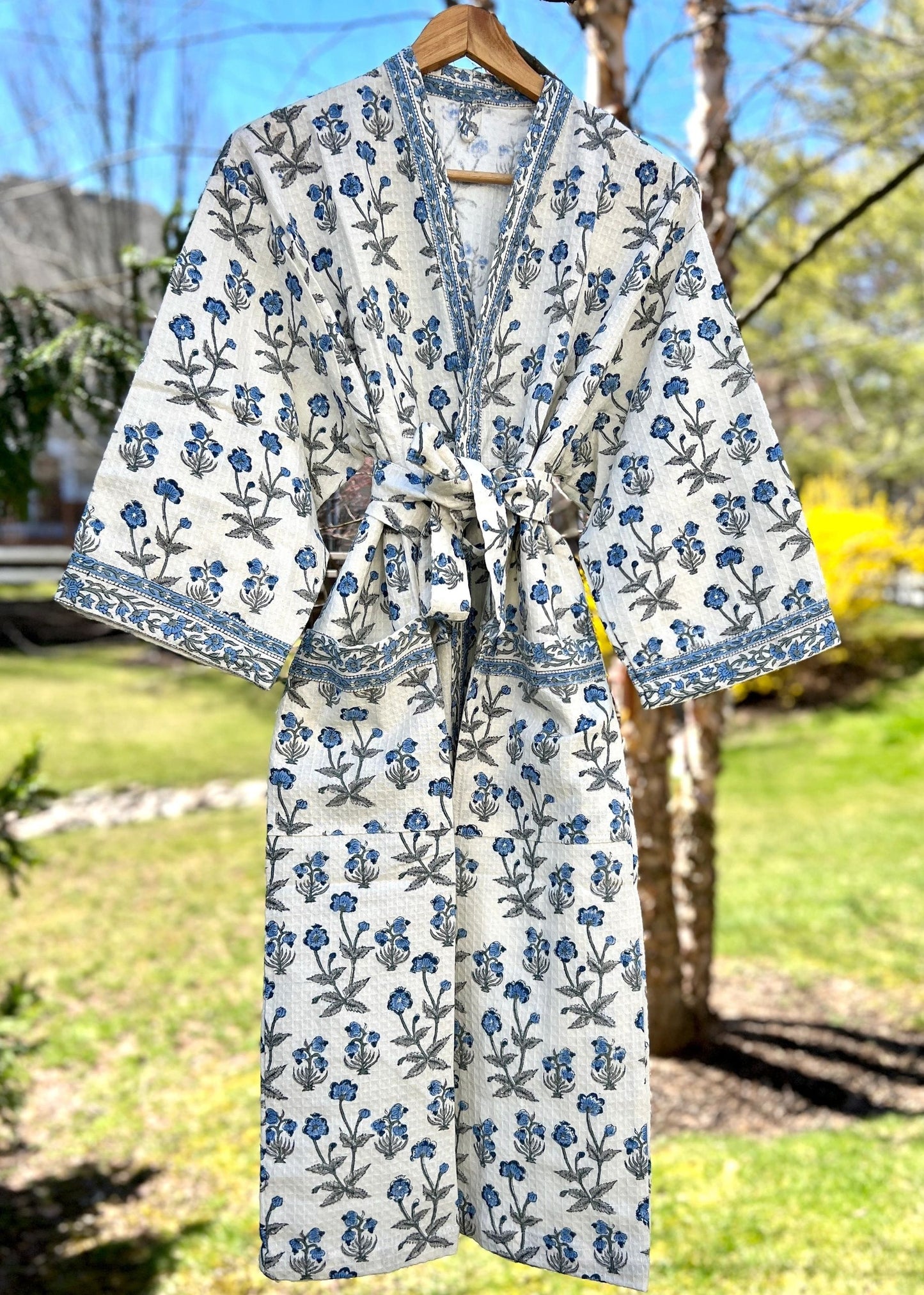House of Mulmul - cotton bath robe. Floral patterned bathrobe with blue flowers.