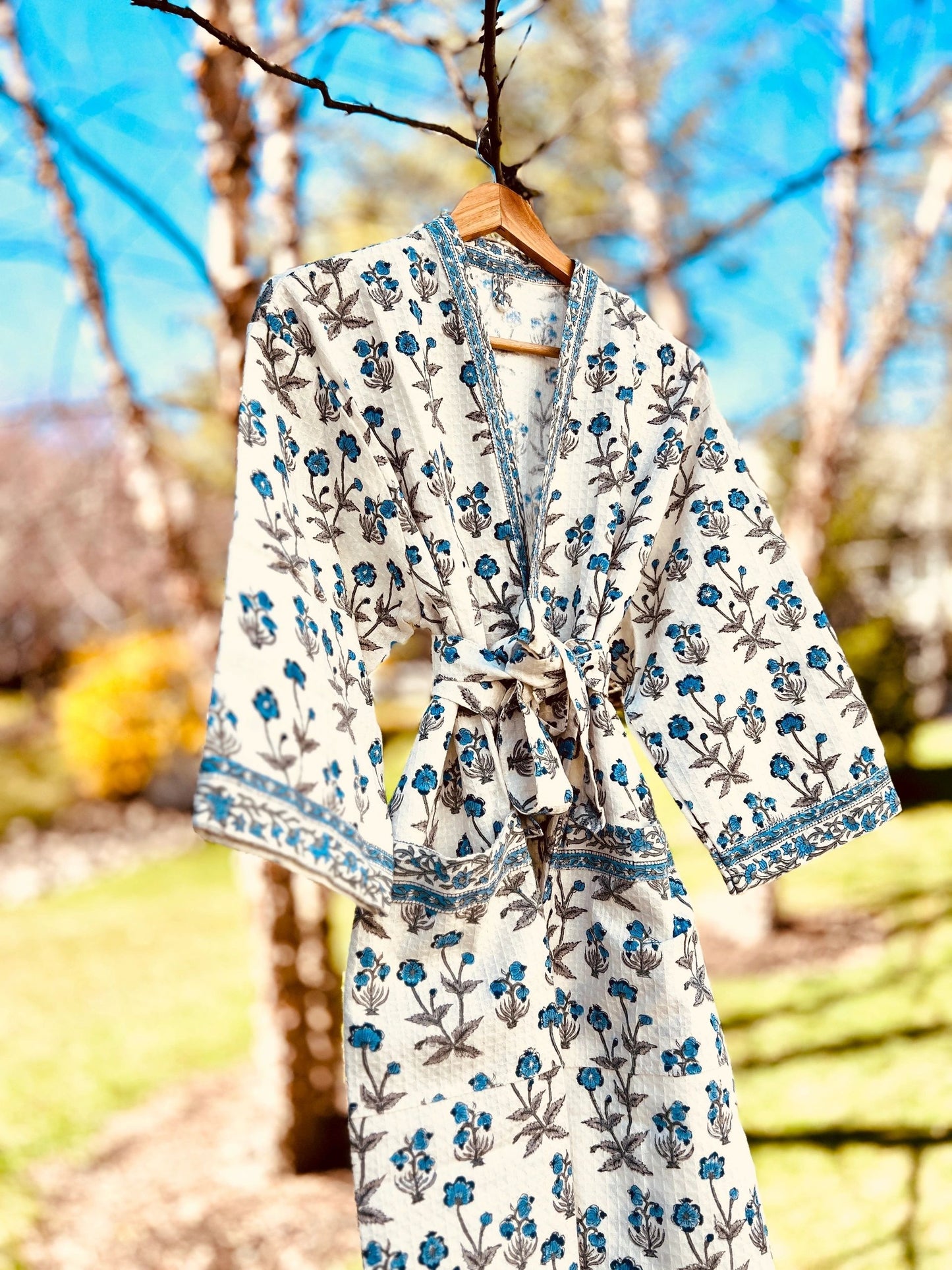 House of Mulmul - cotton bath robe. Floral patterned bathrobe with blue flowers.