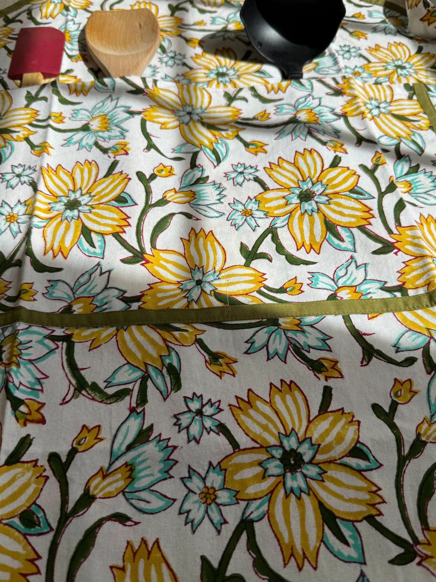 House%20of%20Mulmul%20-%20Apron%20(2)-26cc5a6.jpeg