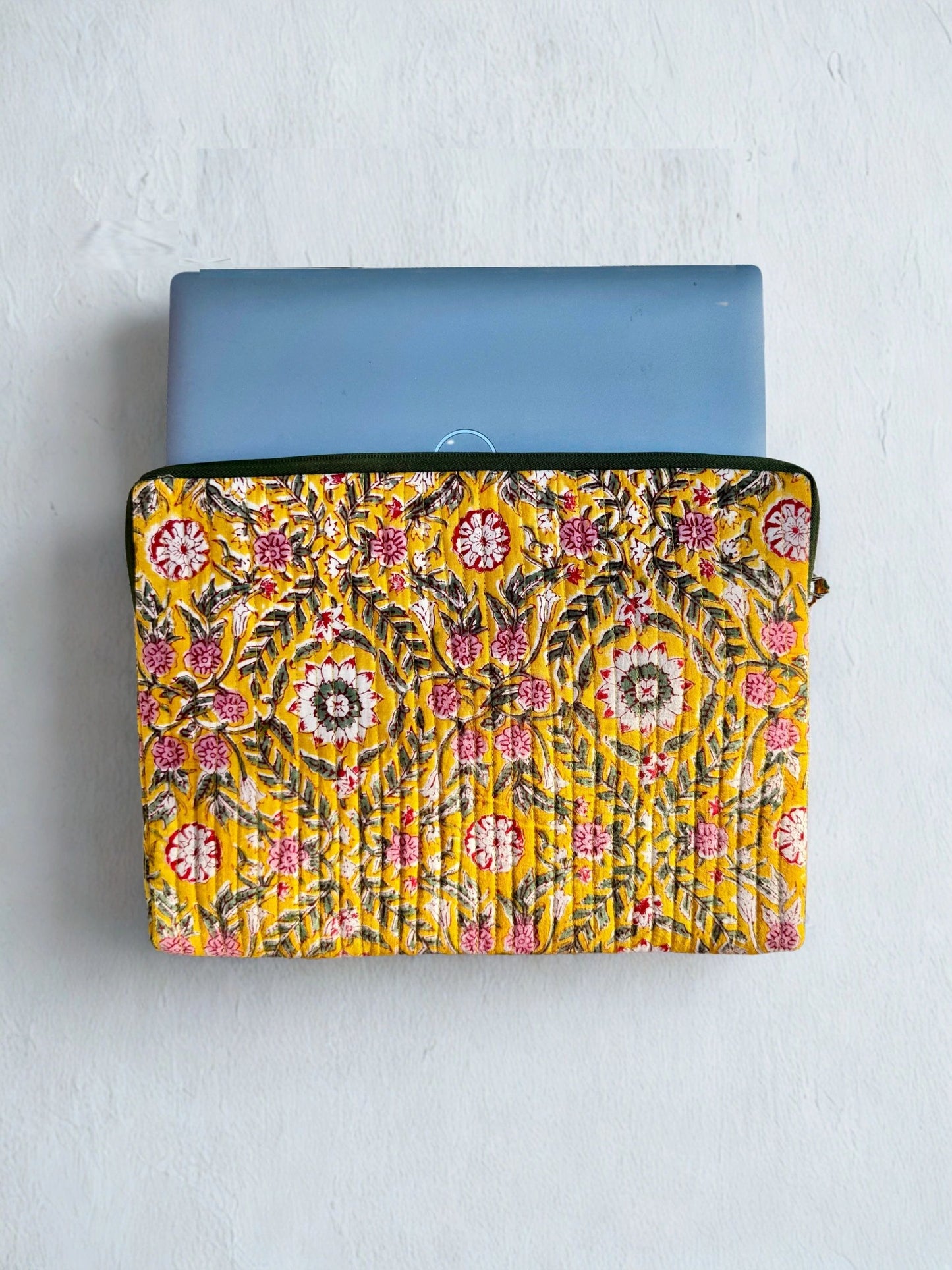 House%20of%20Mulmul%20-%20Laptop%20Sleeve%20(18b).jpeg