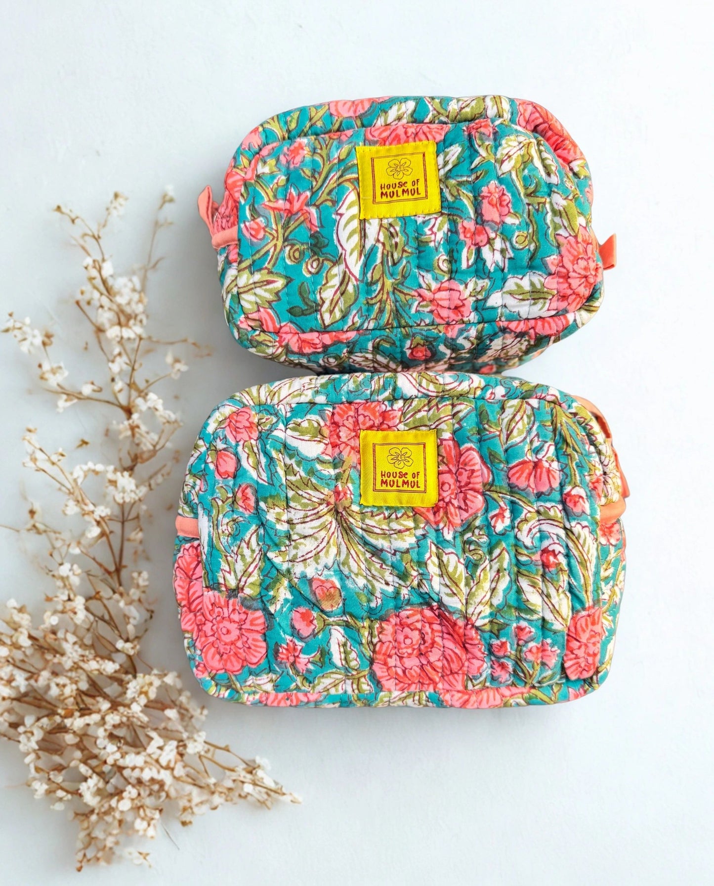 House%20of%20Mulmul%20-%20Travel%20Makeup%20pouch%20(5).png