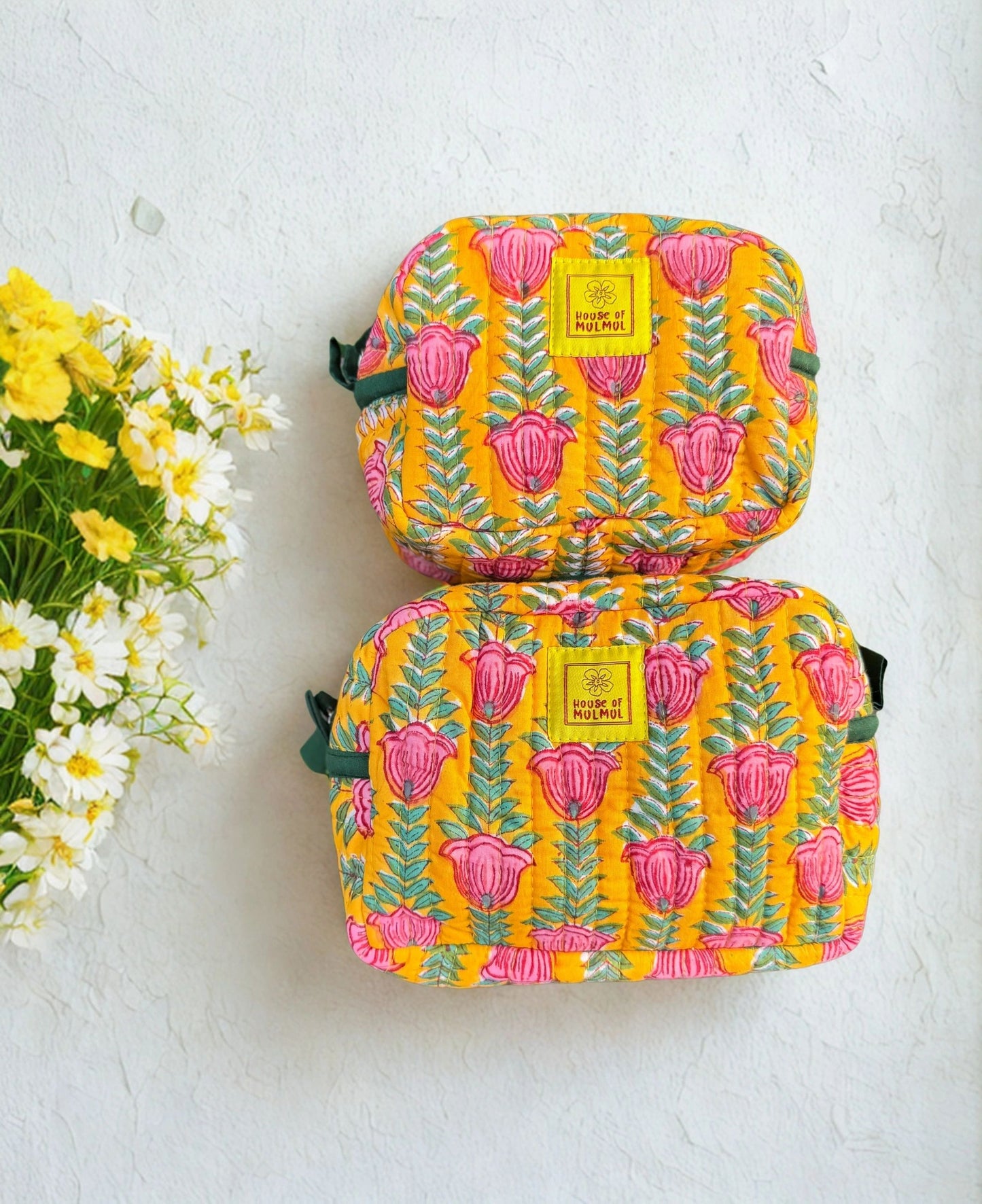House%20of%20Mulmul%20-%20Travel%20Makeup%20pouch%20(6).png