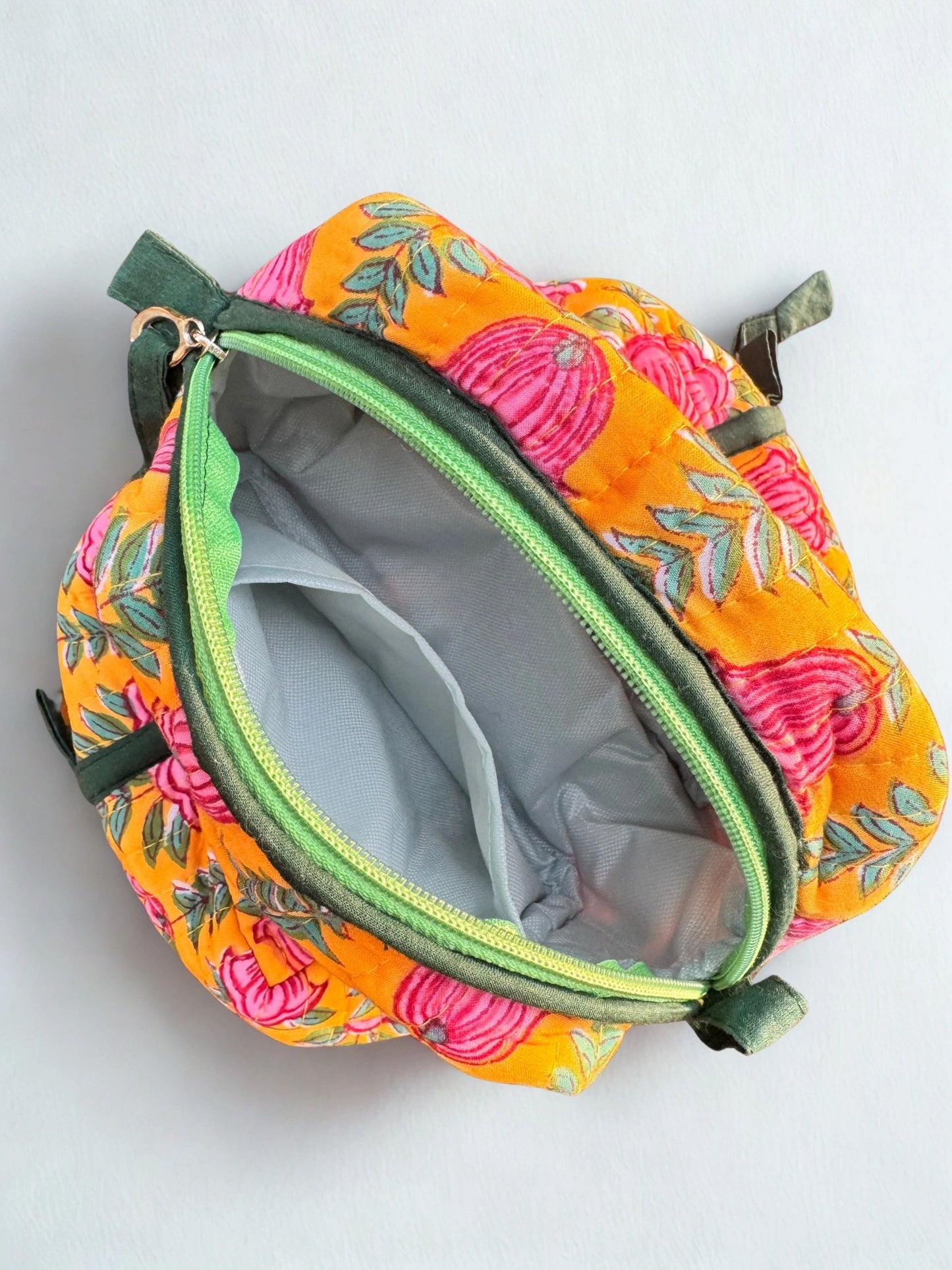 House%20of%20Mulmul%20-%20Travel%20Makeup%20pouch%20(8).png