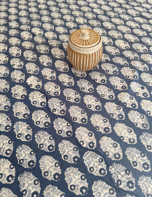 House of Mulmul - Cotton Table Cloth Round. Decorative box on a fabric with a blue and white pattern