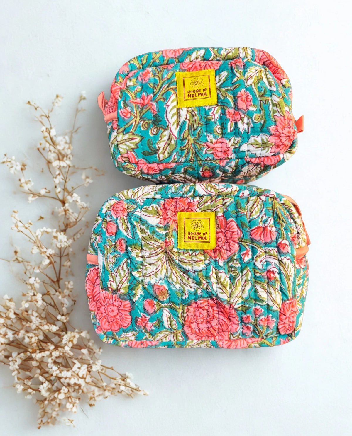 House%20of%20Mulmul%20-%20Travel%20Makeup%20pouch%20(5).png