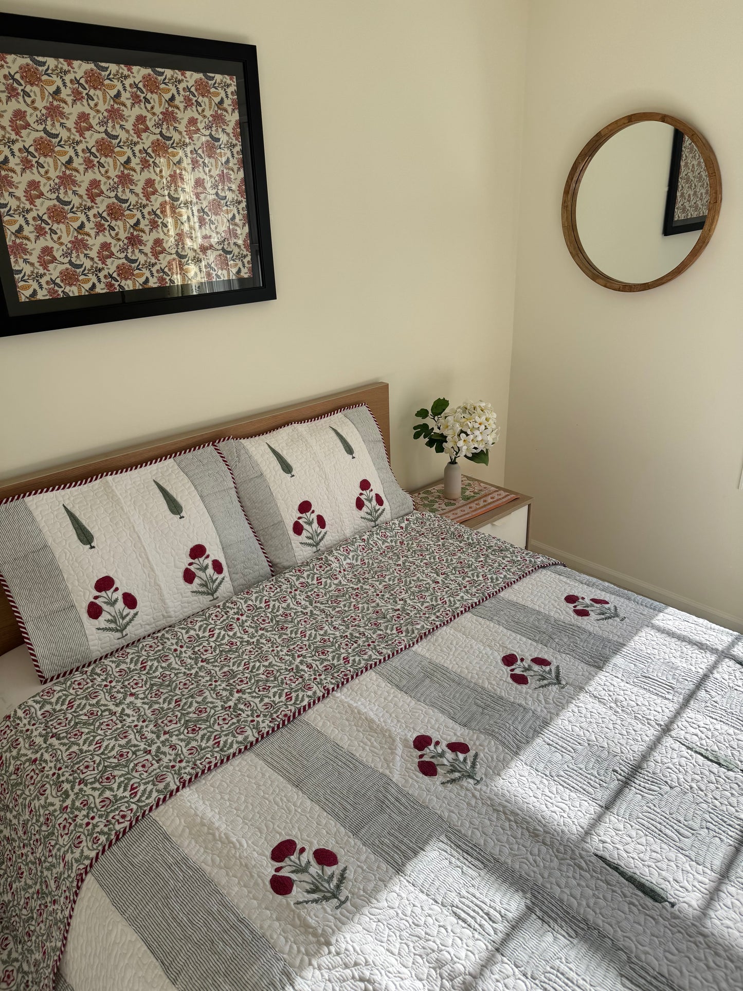 Gulzar Bliss Reversible Quilted Muslin Cotton Bed Cover Set (with 2 Pillow Covers)