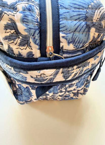 House of Mulmul - Quilted Blockprint Travel Makeup pouch set. Blue and white patterned pouch set with a zipper.