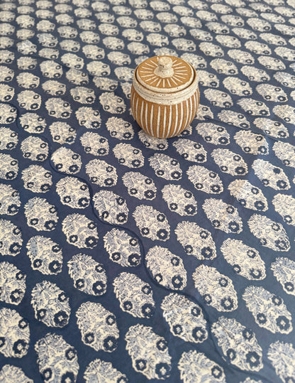 House of Mulmul - Cotton Table Cloth Round. Decorative box on a fabric with a blue and white pattern