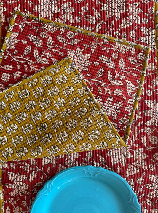 Table%20Runner%20and%20Mats%20(90).jpeg
